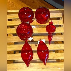 6 assorted Christmas glass ornaments